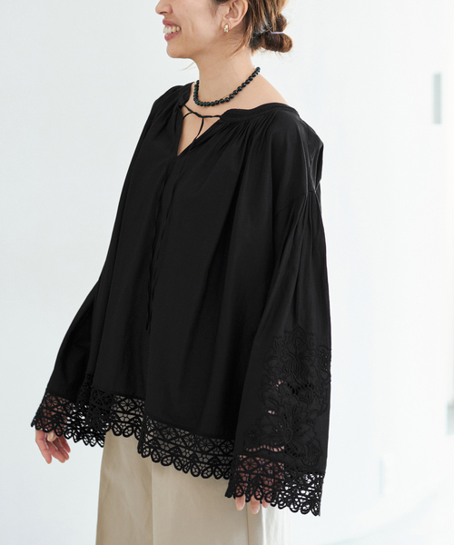IENA（イエナ）の「カットワークレースブラウス（シャツ/ブラウス・レディース・ブラック/ホワイト・FREE）」の13枚目の写真