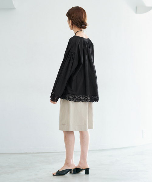 IENA（イエナ）の「カットワークレースブラウス（シャツ/ブラウス・レディース・ブラック/ホワイト・FREE）」の17枚目の写真