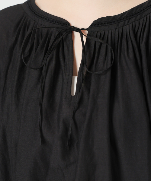 IENA（イエナ）の「カットワークレースブラウス（シャツ/ブラウス・レディース・ブラック/ホワイト・FREE）」の4枚目の写真