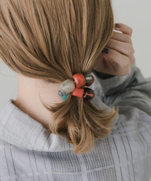 SMELLY(スメリー)の「ボリュームモチーフヘアポニー(ヘアゴム・レディース・ブラウン系その他/ブルー系その他・-)」の6枚目の写真