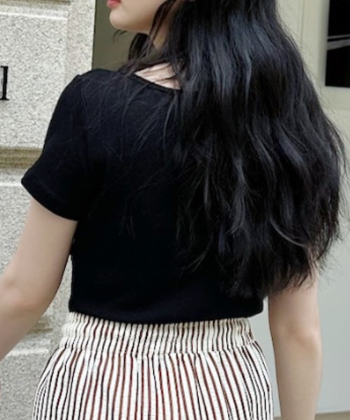 Ada.(エイダ)の「フロント ツイスト Vネック コンパクト 半袖 カットソー(Tシャツ/カットソー・レディース・グレー/ブルー/ブラック/ホワイト・FREE)」の15枚目の写真