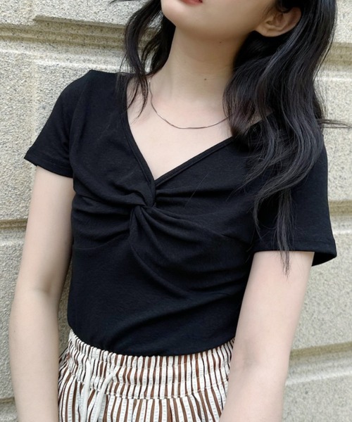 Ada.(エイダ)の「フロント ツイスト Vネック コンパクト 半袖 カットソー(Tシャツ/カットソー・レディース・グレー/ブルー/ブラック/ホワイト・FREE)」の13枚目の写真