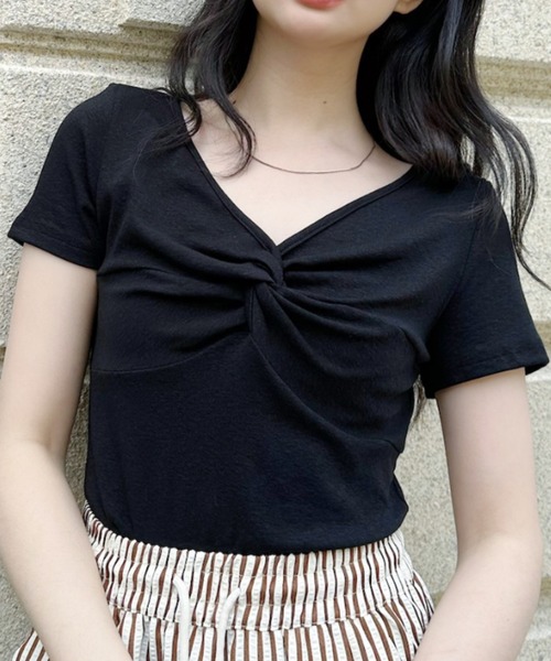 Ada.(エイダ)の「フロント ツイスト Vネック コンパクト 半袖 カットソー(Tシャツ/カットソー・レディース・グレー/ブルー/ブラック/ホワイト・FREE)」の11枚目の写真