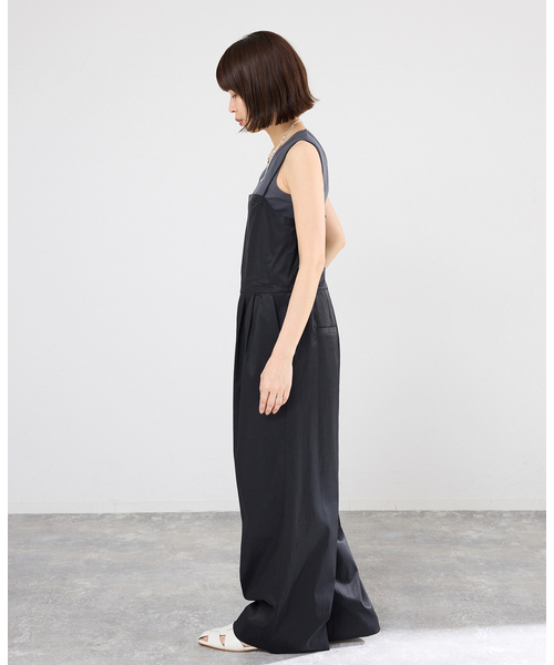 IENA（イエナ）の「ウォッシャブル スクエアネックサロペット（サロペット/オーバーオール・レディース・ブラック/チャコールグレー・36/38）」の6枚目の写真