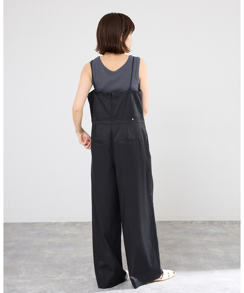 IENA（イエナ）の「ウォッシャブル スクエアネックサロペット（サロペット/オーバーオール・レディース・ブラック/チャコールグレー・36/38）」の7枚目の写真