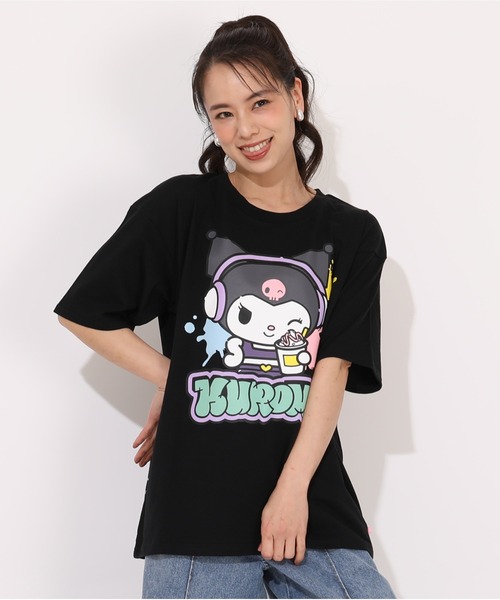 sanrio(サンリオ)の「親子お揃い サンリオ ペイントTシャツ 1555A(Tシャツ/カットソー・レディース・その他24/その他25/その他6/その他7・ユニセックスS/ユニセックスM/ユニセックスL)」の1枚目の写真