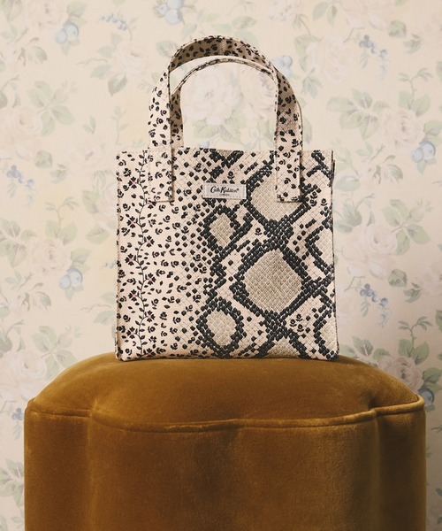 Cath Kidston(キャスキッドソン)の「スモール ブックバッグ Snake Floral(ハンドバッグ・レディース・グレー・FREE)」の10枚目の写真