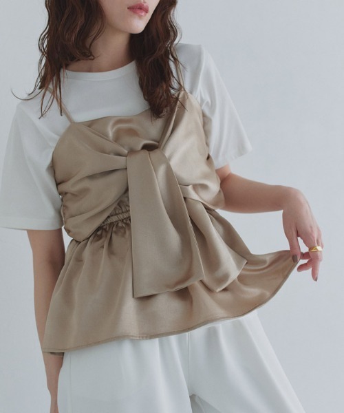 ECLAM（クラム）の「[ECLAM]サテンデザインビスチェ（その他トップス・レディース・グレイッシュベージュ・M/L）」の13枚目の写真