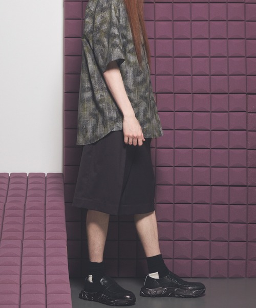 MAISON SPECIAL(メゾンスペシャル)の「《UNISEX》NISHIKAWA KEORI Wool Mix Prime-Wide Shorts/NISHIKAWA KEORIウールミックスプライムワイドショーツ【MAISON SPECIAL/メゾンスペシャル】■セットアップ対応■(その他パンツ・メンズ・ブラック/グレイッシュベージュ/ダークブラック/ネイビー/その他1・0/1/2)」の17枚目の写真