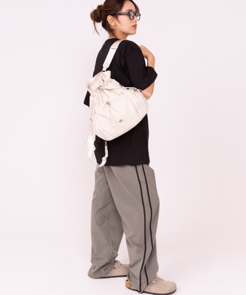 THE NORTH FACE(ザノースフェイス)の「【THE NORTH FACE/ザ・ノースフェイス】3WAY 巾着ショルダーバッグ/リュック/バックパック/BONNEY PACK M/ユニセックス(バックパック/リュック・レディース・ブラック/クリーム・FREE)」の21枚目の写真