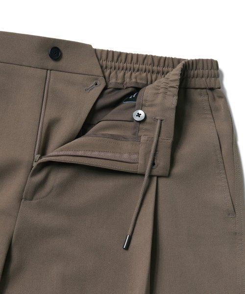 MUSINSA STANDARD（ムシンサスタンダード）の「パラシュートバンディングスラックス [ダスティベージュ]（スラックス・メンズ・その他・40/38/42/36/34/32/30/26/28）」の4枚目の写真