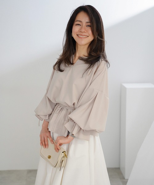 &BLOOM(アンドブルーム)の「2way ベルト付き バルーン袖 ブラウス &BLOOM(アンドブルーム)(シャツ/ブラウス・レディース・ベージュ/ホワイト/グレー・フリー)」の20枚目の写真
