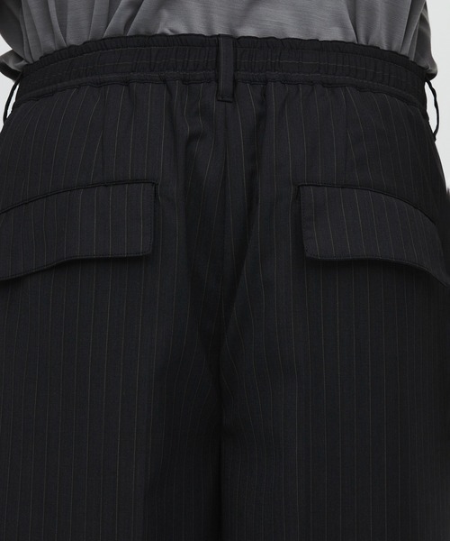 UNITED TOKYO(ユナイテッドトウキョウ)の「【新作】SUMMER WOOL イージーテーパードパンツ|防臭性/防シワ/接触冷感/通気性/べた付き防止(スラックス・メンズ・ブラック/グレイッシュベージュ・1/2)」の13枚目の写真