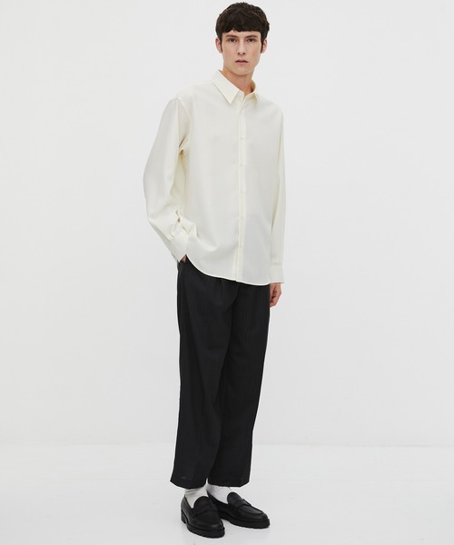 UNITED TOKYO(ユナイテッドトウキョウ)の「【新作】SUMMER WOOL イージーテーパードパンツ|防臭性/防シワ/接触冷感/通気性/べた付き防止(スラックス・メンズ・ブラック/グレイッシュベージュ・1/2)」の3枚目の写真