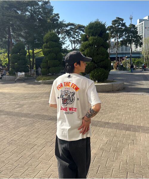 JAMIE WEST(ジェイミーウエスト)の「ハウリングタイガーレトロTシャツ(ホワイト)(Tシャツ/カットソー・レディース・その他・MEDIUM/LARGE/X-LARGE)」の3枚目の写真