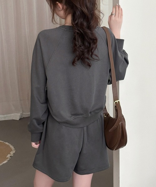 DAY CLOSET（デイ クローゼット）の「【セットアップ/肌なじみの良い裏パイル×表スウェット】ゆる感ワンマイル。 長袖リブトップス+ショートパンツ 上下2点セット レディース（スウェット・レディース・アイボリー/チャコールグレー/ライトグレー・L/M）」の17枚目の写真