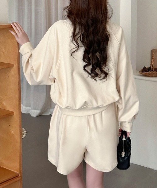 DAY CLOSET（デイ クローゼット）の「【セットアップ/肌なじみの良い裏パイル×表スウェット】ゆる感ワンマイル。 長袖リブトップス+ショートパンツ 上下2点セット レディース（スウェット・レディース・アイボリー/チャコールグレー/ライトグレー・L/M）」の11枚目の写真