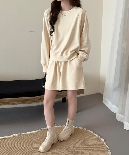 DAY CLOSET（デイ クローゼット）の「【セットアップ/肌なじみの良い裏パイル×表スウェット】ゆる感ワンマイル。 長袖リブトップス+ショートパンツ 上下2点セット レディース（スウェット・レディース・アイボリー/チャコールグレー/ライトグレー・L/M）」の13枚目の写真