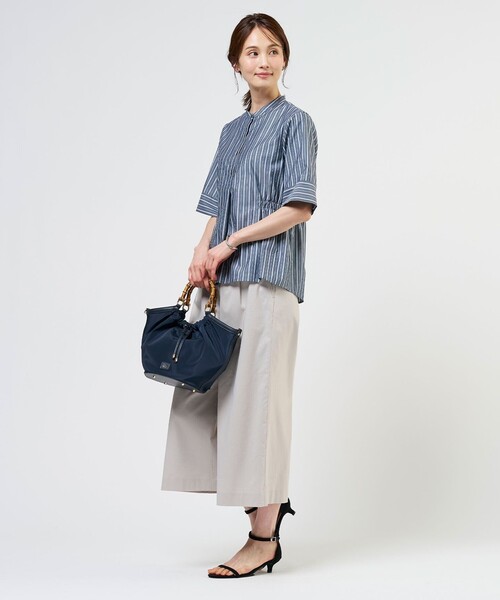 J.PRESS(ジェイプレス)の「【シーンレスに活躍】セルロースカラミストライプ バンドカラー ブラウス(シャツ/ブラウス・レディース・スカイブルー系1/ネイビー系1/ホワイト系1・T13/T15)」の5枚目の写真