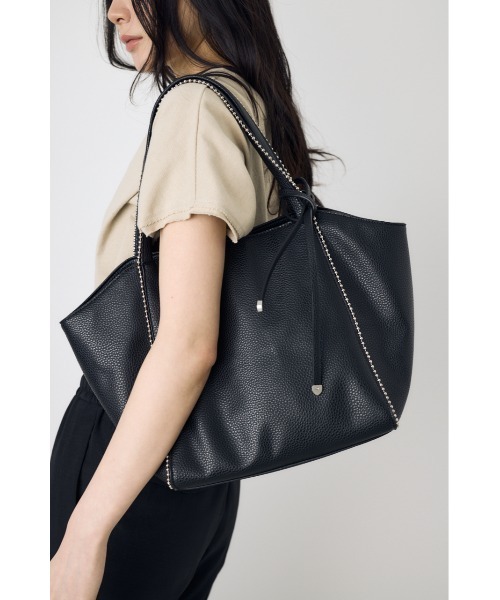 AZUL by moussy(アズールバイマウジー)の「ボールチェーントートバッグ【着用画像あり】(トートバッグ・レディース・アイボリー/ブラック・FREE)」の12枚目の写真