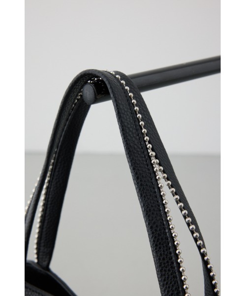 AZUL by moussy(アズールバイマウジー)の「ボールチェーントートバッグ【着用画像あり】(トートバッグ・レディース・アイボリー/ブラック・FREE)」の18枚目の写真
