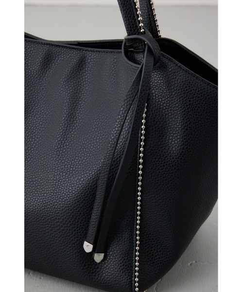 AZUL by moussy(アズールバイマウジー)の「ボールチェーントートバッグ【着用画像あり】(トートバッグ・レディース・アイボリー/ブラック・FREE)」の19枚目の写真