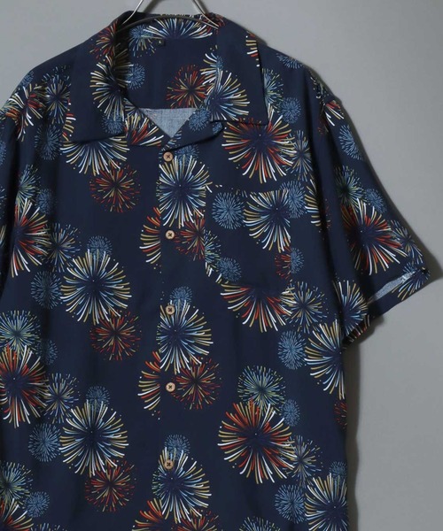 ANPAS(アンパス)の「Rayon Patterned Aloha Shirt / レーヨン 総柄 アロハシャツ オープンカラー 開襟シャツ メンズ トップス ハワイアンシャツ 半袖(シャツ/ブラウス・メンズ・グレー系/レッド系/ブラック系/ホワイト系/ネイビー系・L/LL/M)」の4枚目の写真