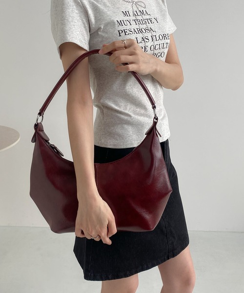 LA VORAGINE（ラ ヴォラジネ）の「ワンハンドル2wayラウンド　ショルダーバッグ（ショルダーバッグ・レディース・ブラック/レッド/ブラウン・FREE）」の21枚目の写真