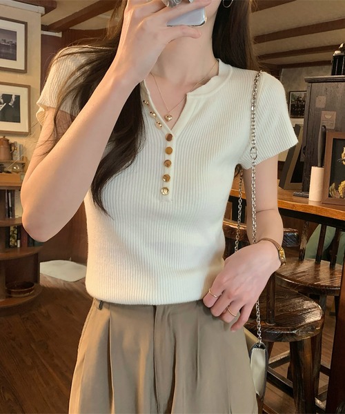 Girly Doll(ガーリードール)の「ゴールドボタンキーネック半袖リブニット(Tシャツ/カットソー・レディース・ピンク/ベージュ/モカ/ブラック・FREE)」の14枚目の写真