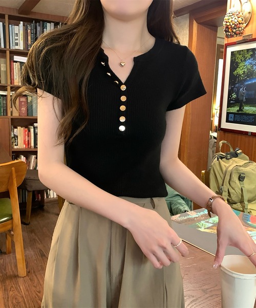 Girly Doll(ガーリードール)の「ゴールドボタンキーネック半袖リブニット(Tシャツ/カットソー・レディース・ピンク/ベージュ/モカ/ブラック・FREE)」の16枚目の写真