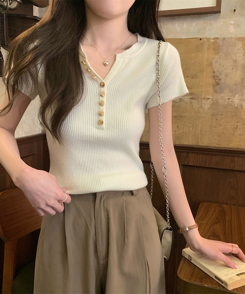 Girly Doll(ガーリードール)の「ゴールドボタンキーネック半袖リブニット(Tシャツ/カットソー・レディース・ピンク/ベージュ/モカ/ブラック・FREE)」の10枚目の写真