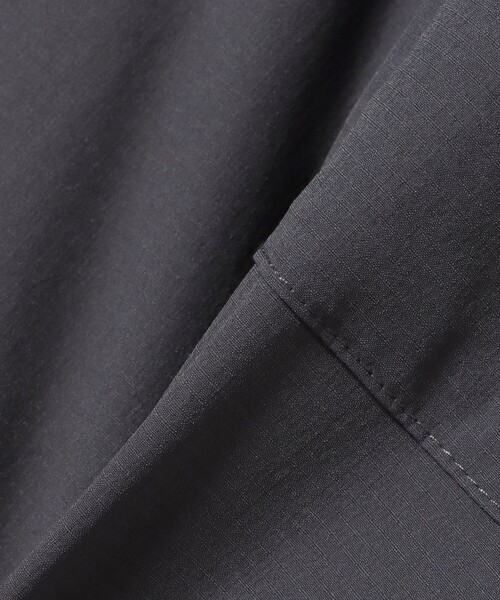 BEAMS HEART(ビームスハート)の「ミニリップストップ ナイロン シャツ(接触冷感)(シャツ/ブラウス・メンズ・ブラック/グレー・MEDIUM/SMALL/X-LARGE/LARGE)」の21枚目の写真