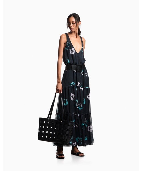 EMPORIO ARMANI(エンポリオアルマーニ)の「【エンポリオ アルマーニ】MyEA ポーチ付き ワイド編み ダブルハンドル トートバック(トートバッグ・レディース・シルバーグレー/ブラック・FREE)」の7枚目の写真