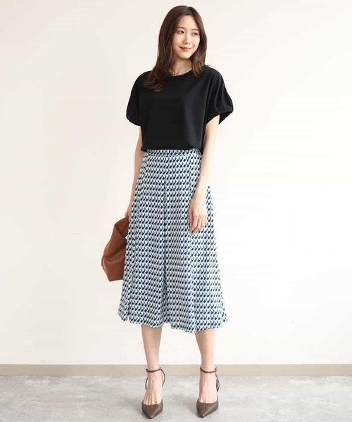 MK MICHEL KLEIN（エムケーミッシェルクラン）の「[UVカット/接触冷感/洗える]ギャザータックスリーブカットソー（Tシャツ/カットソー・レディース・ライトグリーン/ブラック・38）」の3枚目の写真