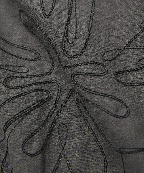 FREAK'S STORE(フリークスストア)の「限定展開 リラックスフィット フラワー 刺繍 シャツ/半袖(シャツ/ブラウス・メンズ・ブラック/ブラウン/ネイビー/チャコールグレー・LARGE/MEDIUM/SMALL)」の16枚目の写真