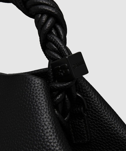 GANNI（ガニー）の「Ganni Bou Bag Small Grained（ショルダーバッグ・レディース・ブラック・ONE SIZE）」の7枚目の写真