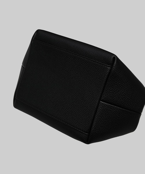 GANNI（ガニー）の「Ganni Bou Bag Small Grained（ショルダーバッグ・レディース・ブラック・ONE SIZE）」の11枚目の写真