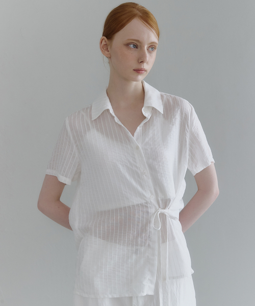 MICANE(ミケーネ)の「ウィラディストラップシャツ(シャツ/ブラウス・レディース・スカイブルー/アイボリー・SMALL/MEDIUM/LARGE/X-LARGE)」の6枚目の写真