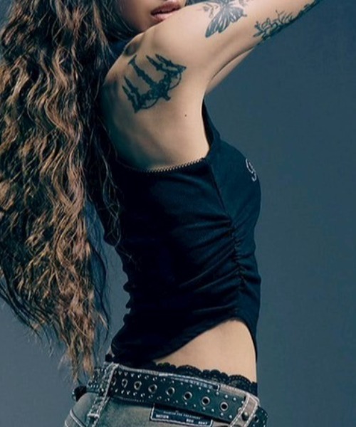 NOMANUAL（NOMANUAL）の「【NOMANUAL×TRUE RELIGION】NO RELIGION SHIRRING SLEEVELESS TEE / 【ノーマニュアル×トゥルーレリジョン】ノーレリジョンヘンリーネックシャーリングタンクトップ（タンクトップ・レディース・チャコール/ブラック/ホワイト・M/S）」の14枚目の写真