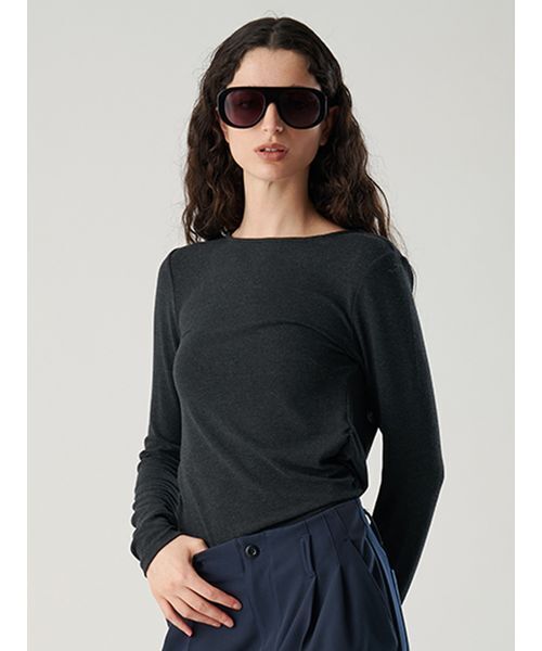 Henon.(ヘノン)の「バックオープンカットソー(Tシャツ/カットソー・レディース・チャコールグレー/ブラック・F)」の1枚目の写真