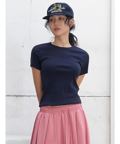 MORVE13(モルブ13)の「シグネチャーショートスリーブトップ(Tシャツ/カットソー・レディース・アイボリー/スカイブルー/レッド/ネイビー/ブラック・SMALL/MEDIUM)」の7枚目の写真
