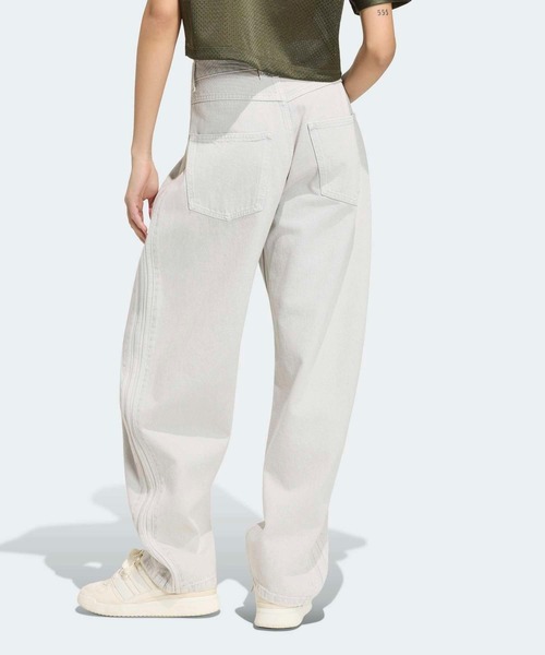 adidas(アディダス)の「ハイライズ バレルレッグ デニムパンツ / アディダスオリジナルス adidas Originals(デニムパンツ・レディース・グレー・26/30/27/30/28/30/30W 30L/31W 30L/32W 30L/29/30/33W 30L/34W 30L/25/30)」の3枚目の写真