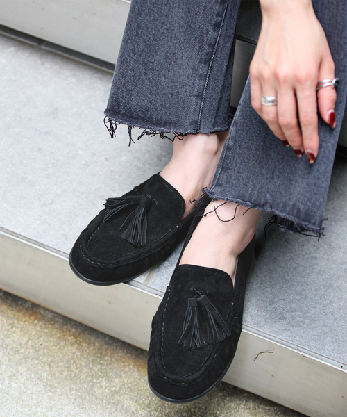 MOHI(モヒ)の「MOHI / モヒ スウェードタッセルローファー(ローファー・レディース・ブラウン/ブラック・LARGE/MEDIUM/SMALL/X-SMALL)」の1枚目の写真