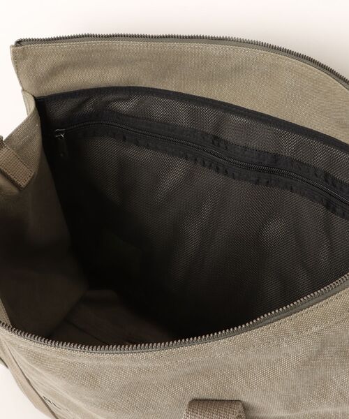 A.P.C.(アーペーセー)の「GYM BAG RECUPERATION(ハンドバッグ・メンズ・チャコールグレー・ONESIZE)」の4枚目の写真