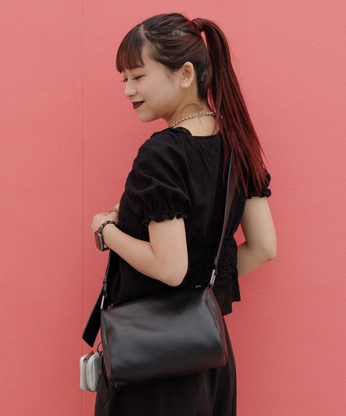 JEANASIS(ジーナシス)の「【MIKU企画】フトベルトショルダーbag/1048136(ショルダーバッグ・レディース・ブラック系その他/ブラック/シルバー・FREE)」の1枚目の写真