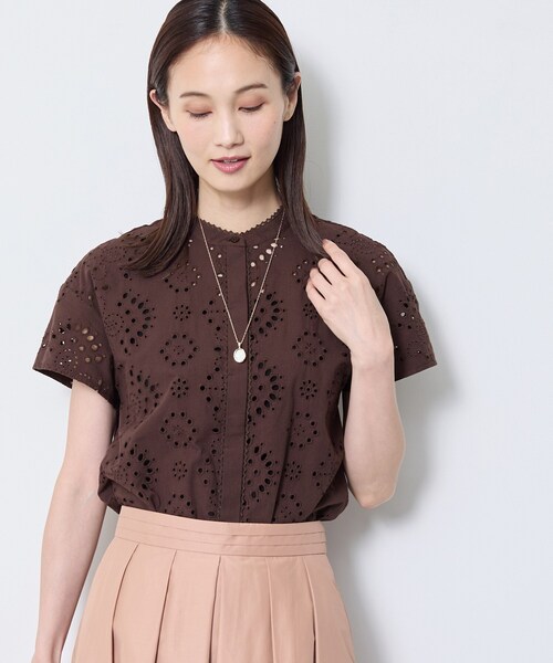 Reflect（リフレクト）の「【通勤◎】カットワーク刺繍レース シャツブラウス（シャツ/ブラウス・レディース・マスタード/ホワイト/ブラウン系その他/ネイビー・07/09/11/13/15 /17）」の2枚目の写真