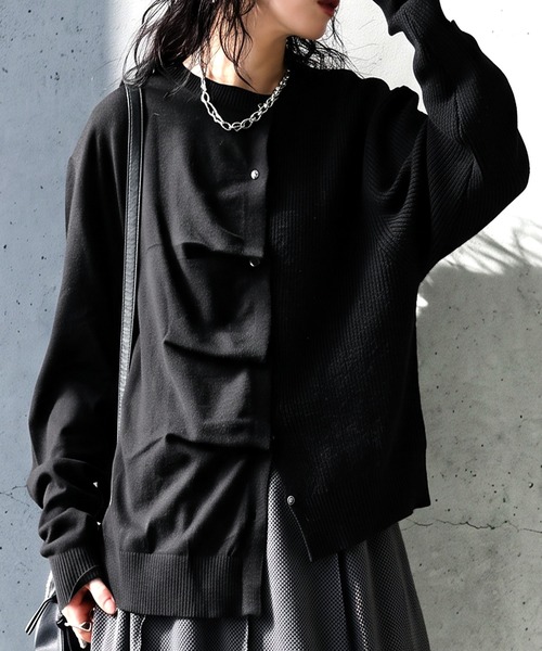 antiqua(アンティカ)の「カシミヤタッチ ドレープ ニットカーディガン(ニット/セーター・レディース・ブラック/杢グレー/ブルー・ONESIZE)」の2枚目の写真