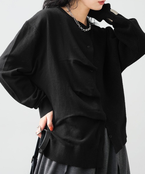 antiqua(アンティカ)の「カシミヤタッチ ドレープ ニットカーディガン(ニット/セーター・レディース・ブラック/杢グレー/ブルー・ONESIZE)」の5枚目の写真