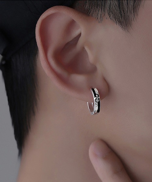 almo（アルモ）の「シルバークロス刻印リングピアス/両耳用/メンズ(ANM)（ピアス（両耳用）・レディース・シルバー・FREE）」の3枚目の写真