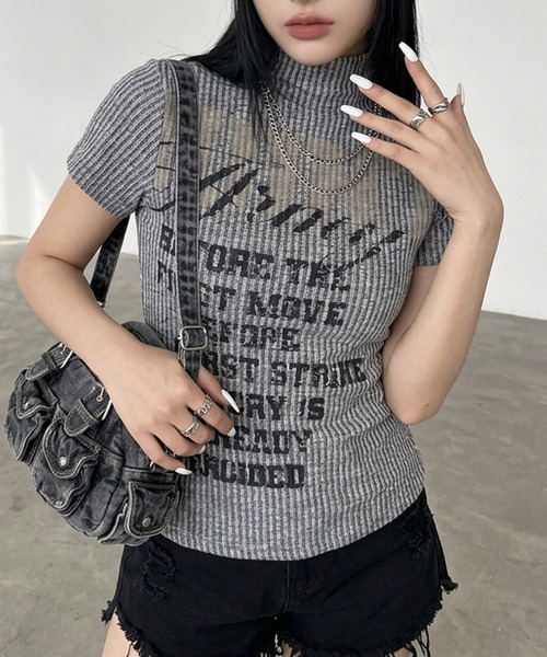 non-hedge(ノンヘッジ)の「リブハイネックロゴトップス(Tシャツ/カットソー・レディース・ブラック/ベージュ/イエロー/ピンク・FREE)」の2枚目の写真